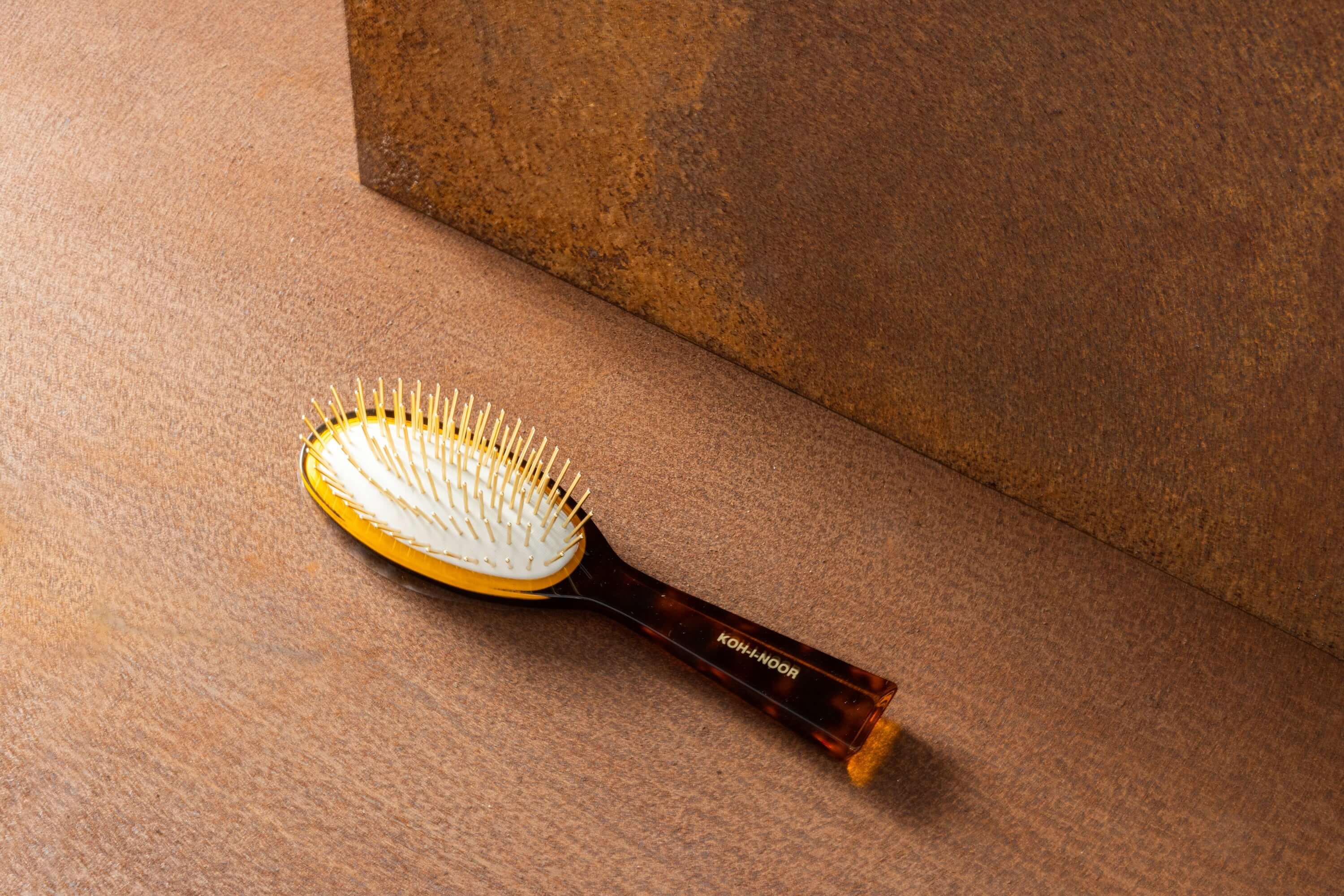 Pneumatic brushes