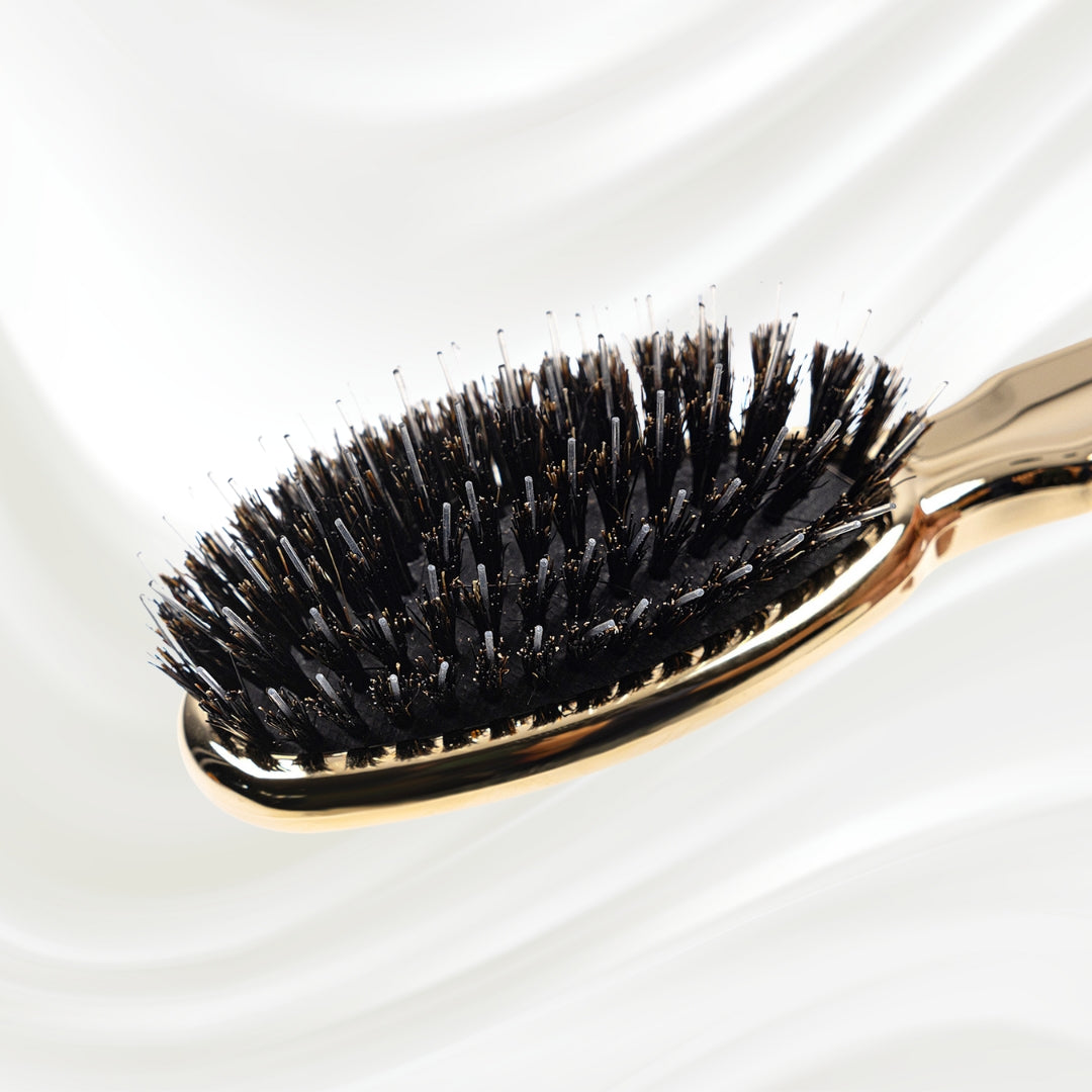 7117G KOH-I-NOOR Metallic hairbrush with gold plated handle, and boar and nylon bristles; KOH-I-NOOR's logo stamped on the comb
