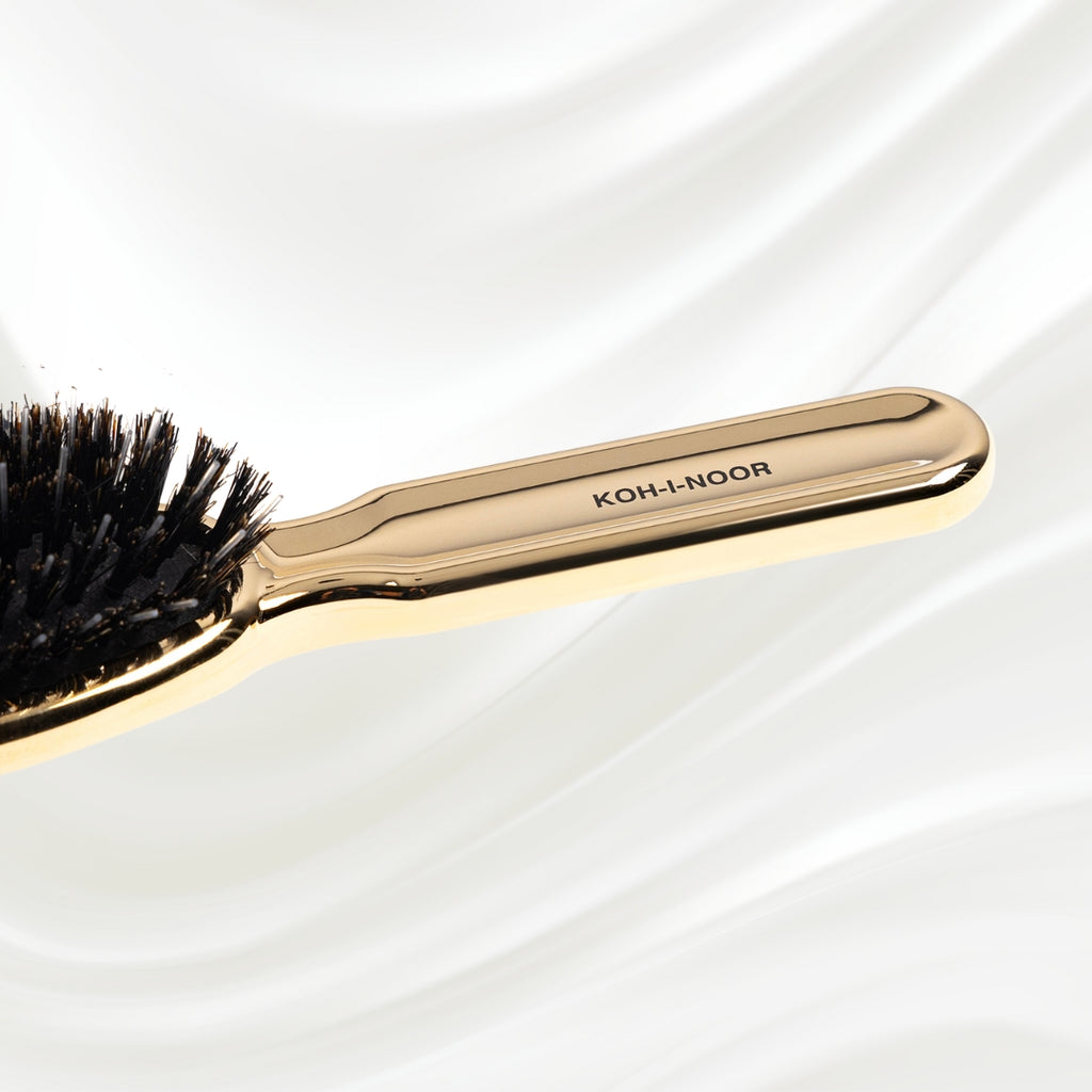 7117G KOH-I-NOOR Metallic hairbrush with gold plated handle, and boar and nylon bristles; KOH-I-NOOR's logo stamped on the comb
