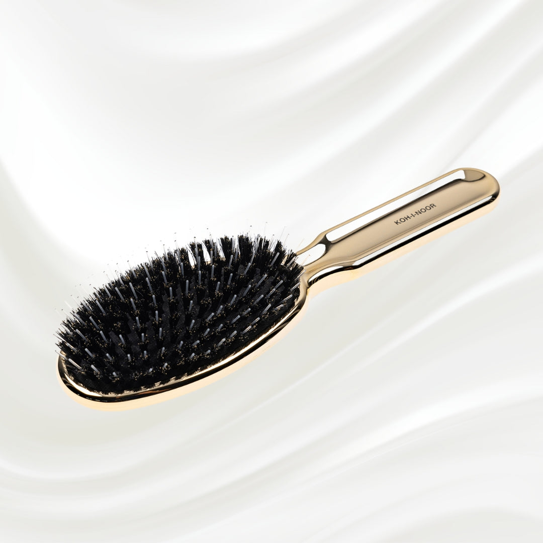 7118G KOH-I-NOOR Metallic hairbrush with gold plated handle, and boar and nylon bristles; KOH-I-NOOR's logo stamped on the comb
