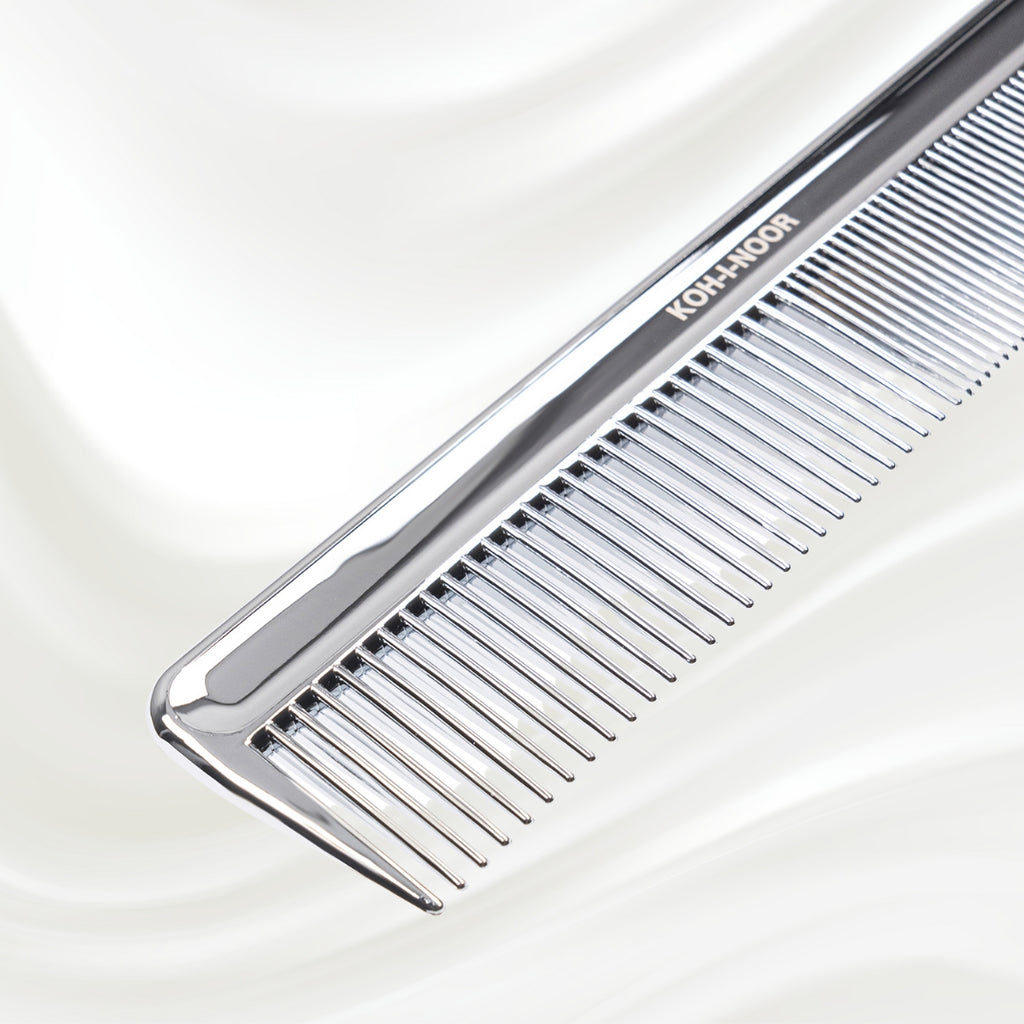 7133KK KOH-I-NOOR Metallic comb chrome plated, with wide and sparse teeth KOH-I-NOOR's logo stamped on the comb