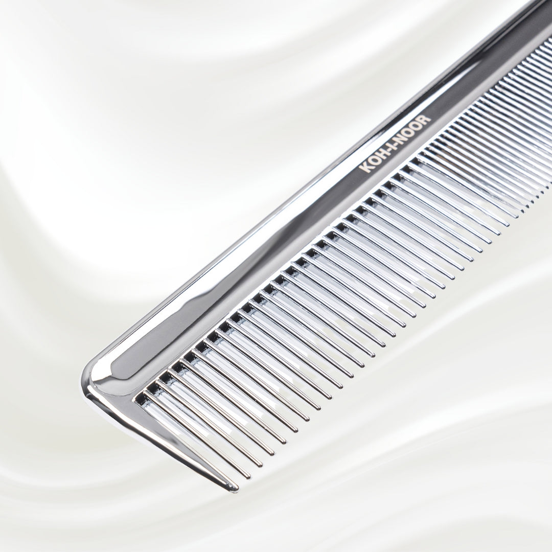 7133KK KOH-I-NOOR Metallic comb chrome plated, with wide and sparse teeth KOH-I-NOOR's logo stamped on the comb