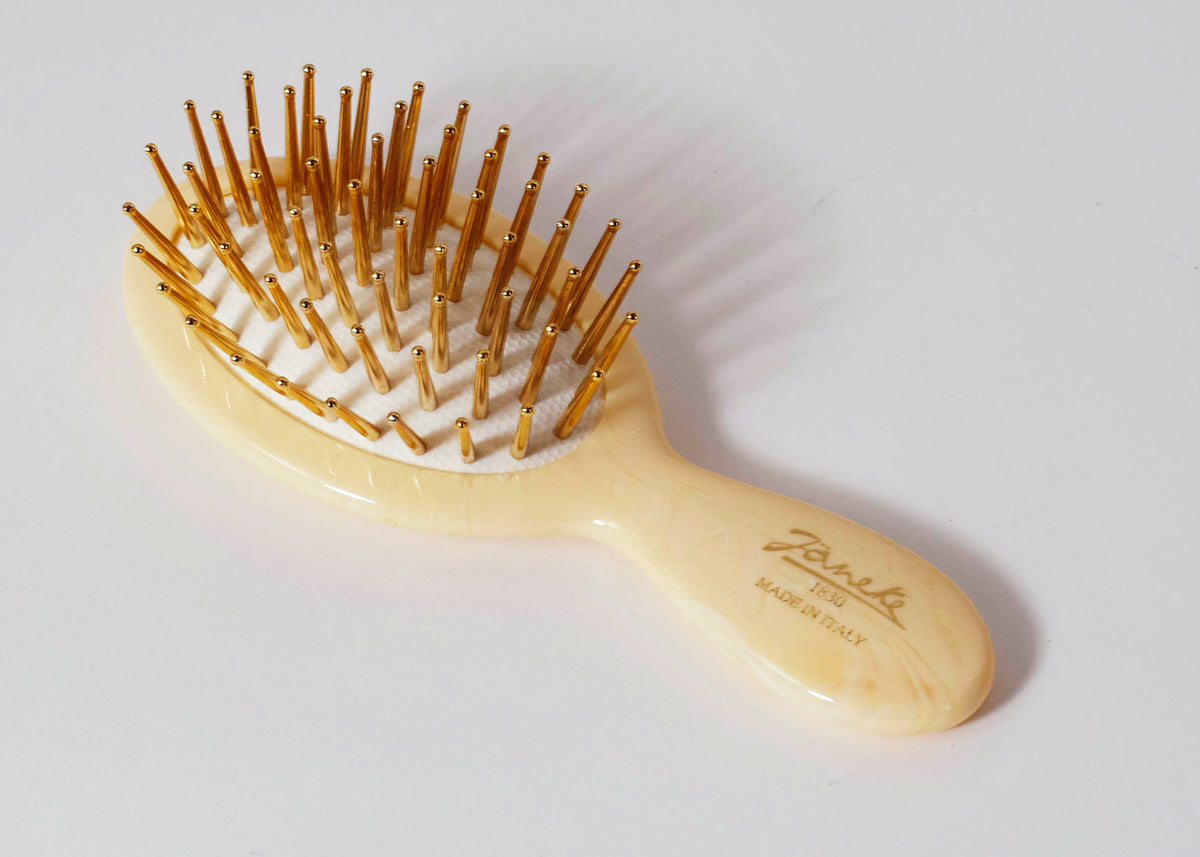Janeke Synthetic Horn Oval Hair Brush – Gold Pin Detangling Brush