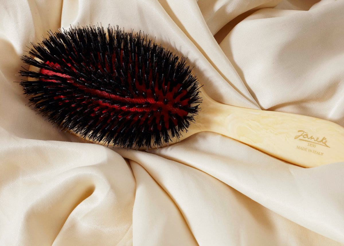 Janeke Synthetic Horn Pneumatic Hairbrush – Boar & Nylon Bristle Brush