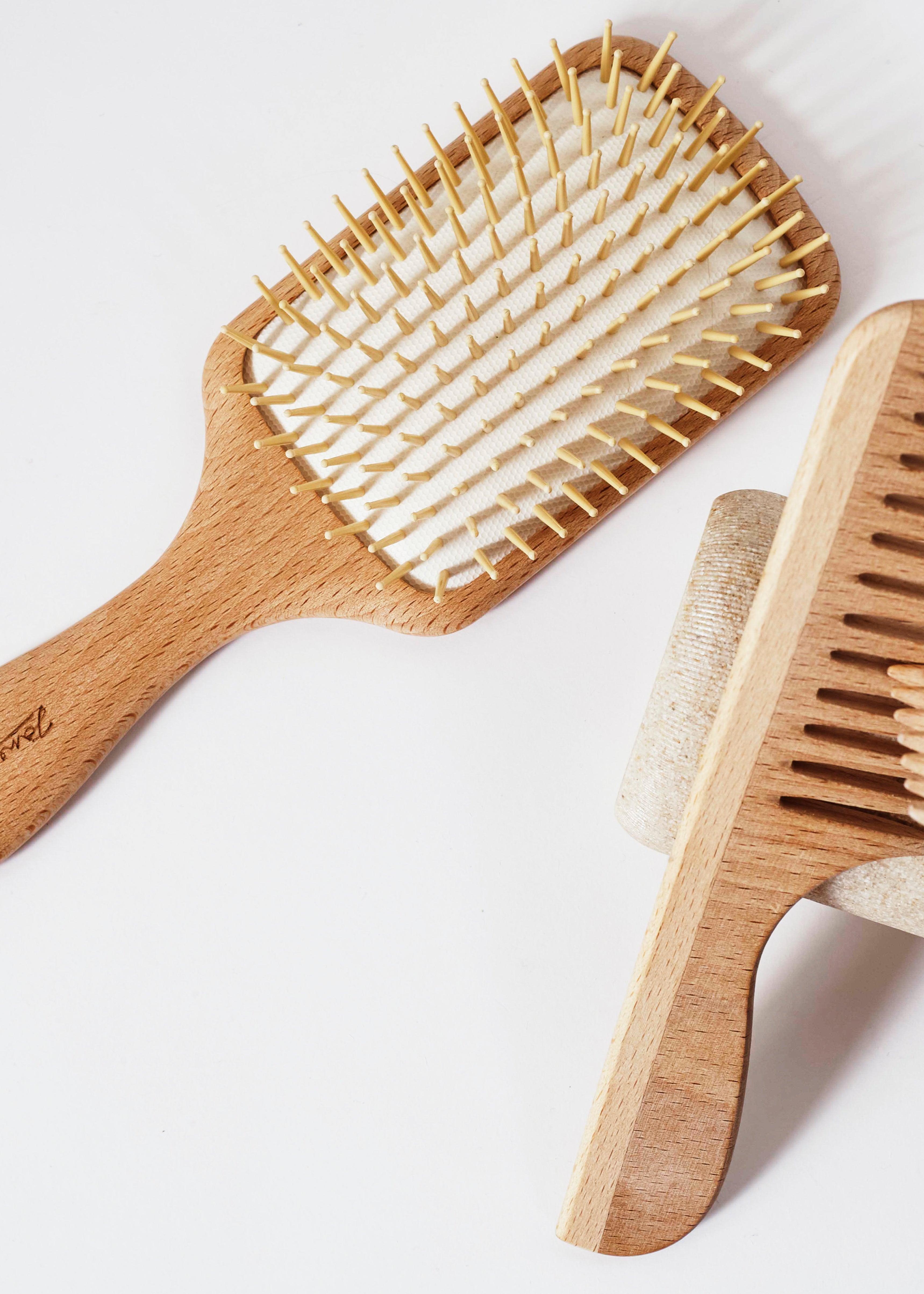 Janeke Wooden Paddle Brush – Anti-Static Beech Wood Brush for Long Hair & Extensions